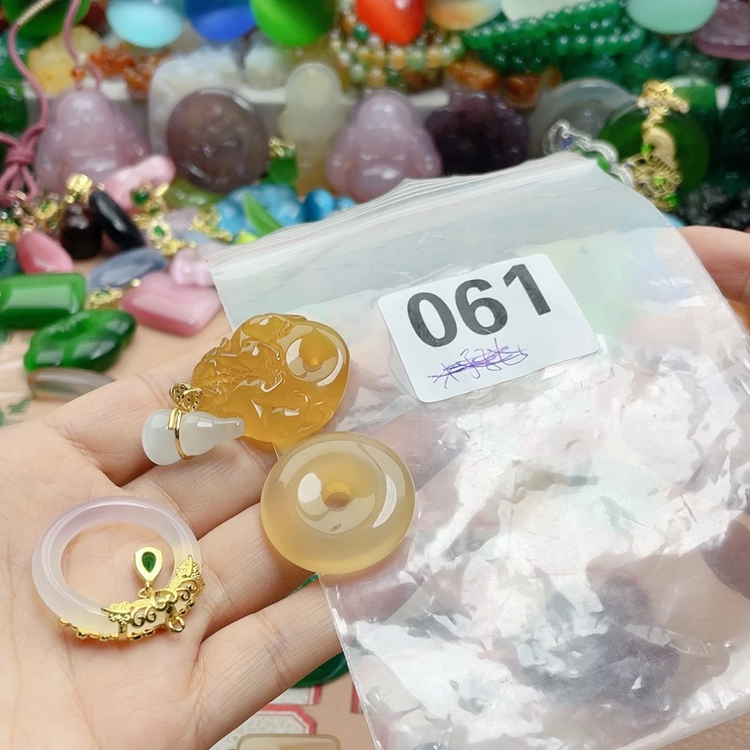 合金颈饰玛瑙/玉髓初*