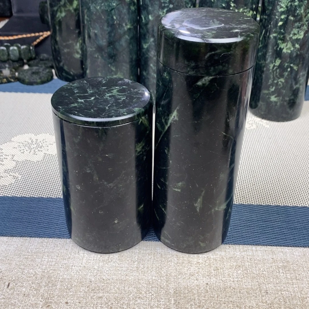 余***照蛇纹石玉未镶嵌药王石水杯