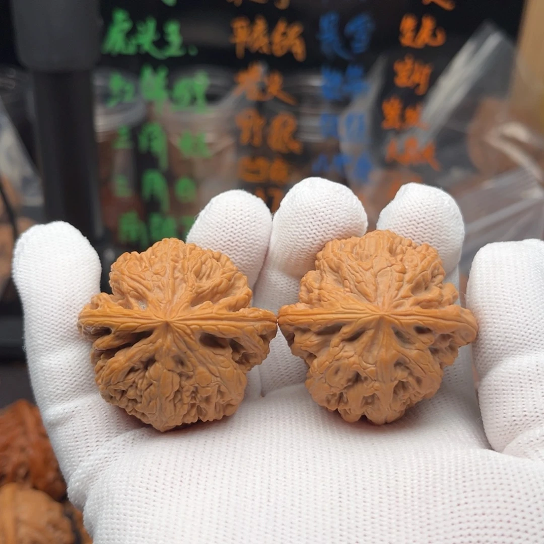 文玩核桃吊坠粗筋