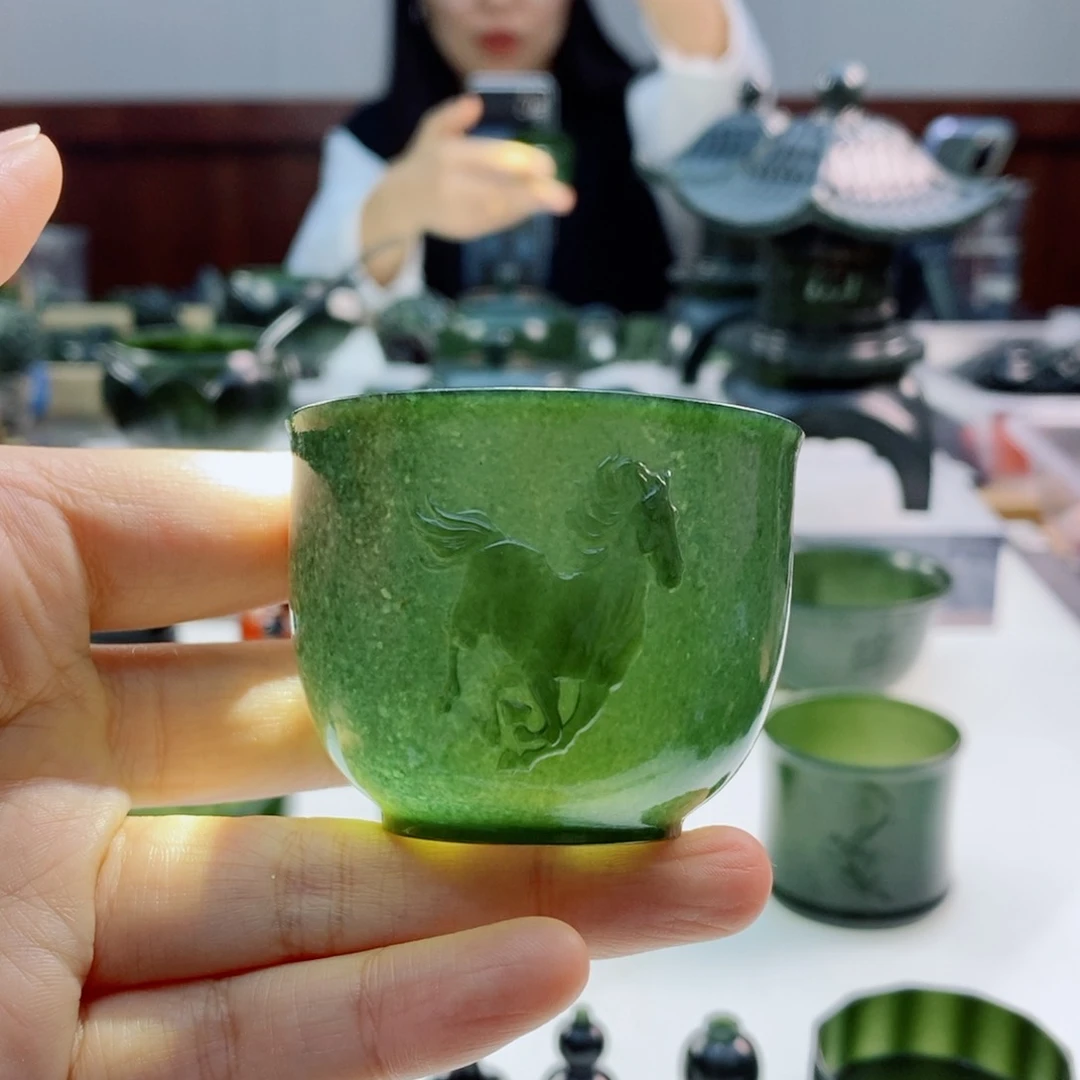 未镶嵌和田玉（青玉）摆件海****阳微瑕