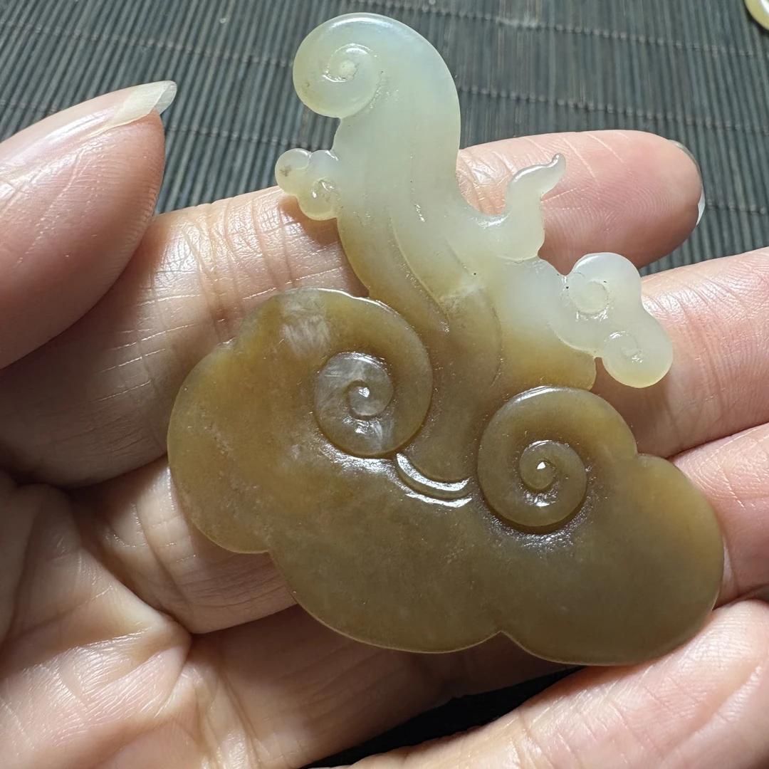 和田玉糖玉如意挂件