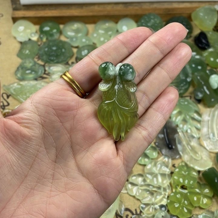 蛇纹石玉合金颈饰