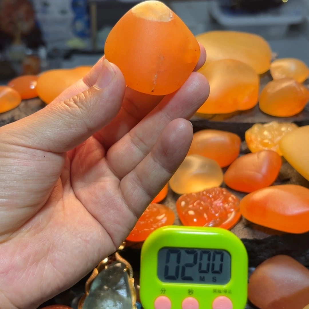 纳***艇石英岩玉未镶嵌裸石