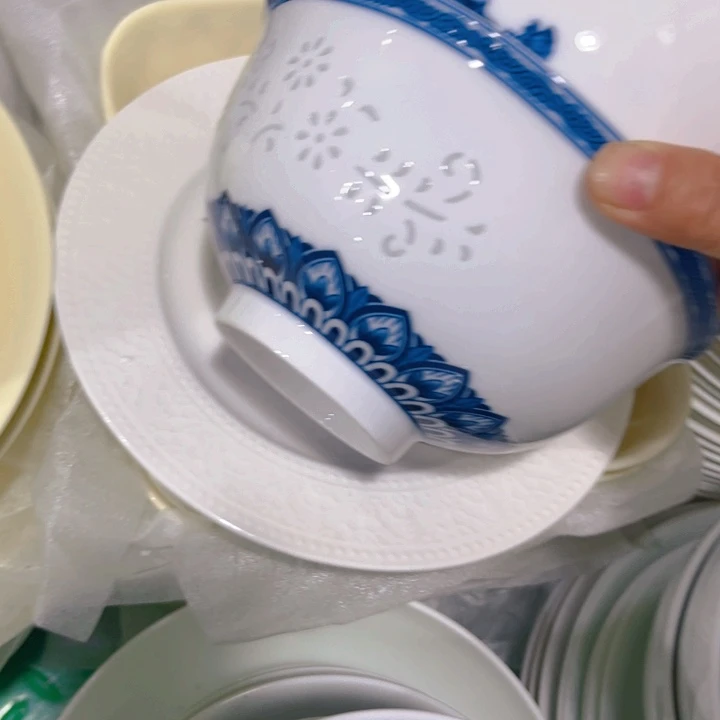 瓷片青花玲珑六寸面碗两个微瑕