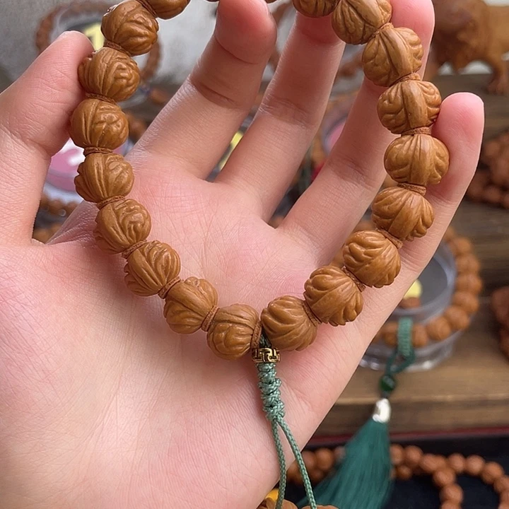 文玩核桃吊坠14小金豆