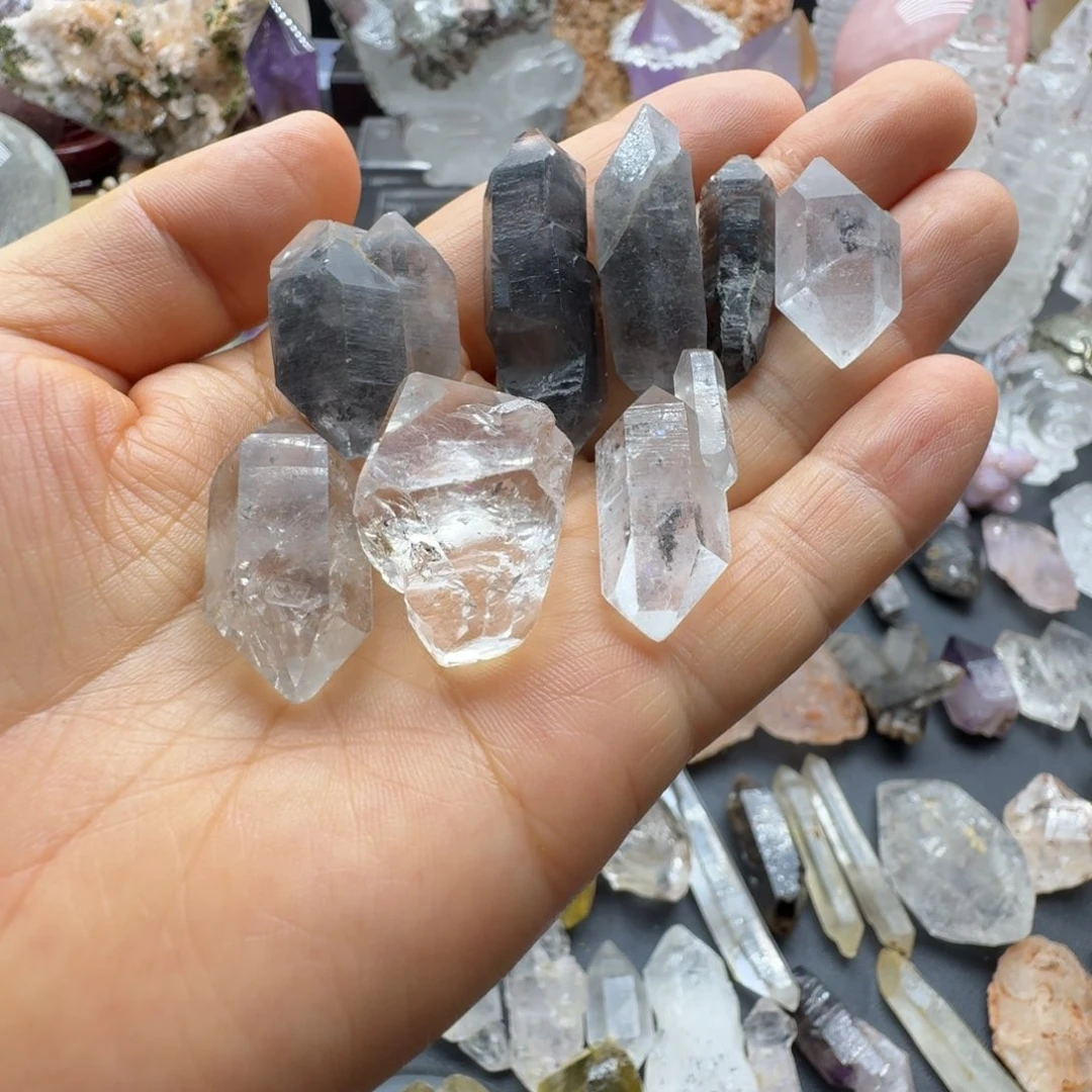 石材黑白闪灵原石8颗