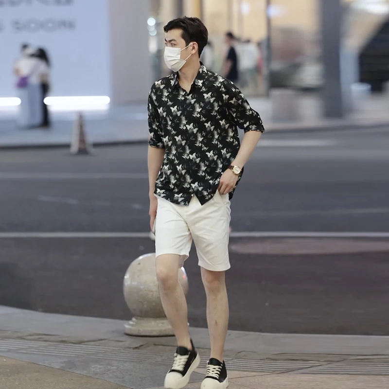 夏季男士蝴蝶印花中袖衬衫潮流帅气薄款透气百搭短袖痞帅衬衣男