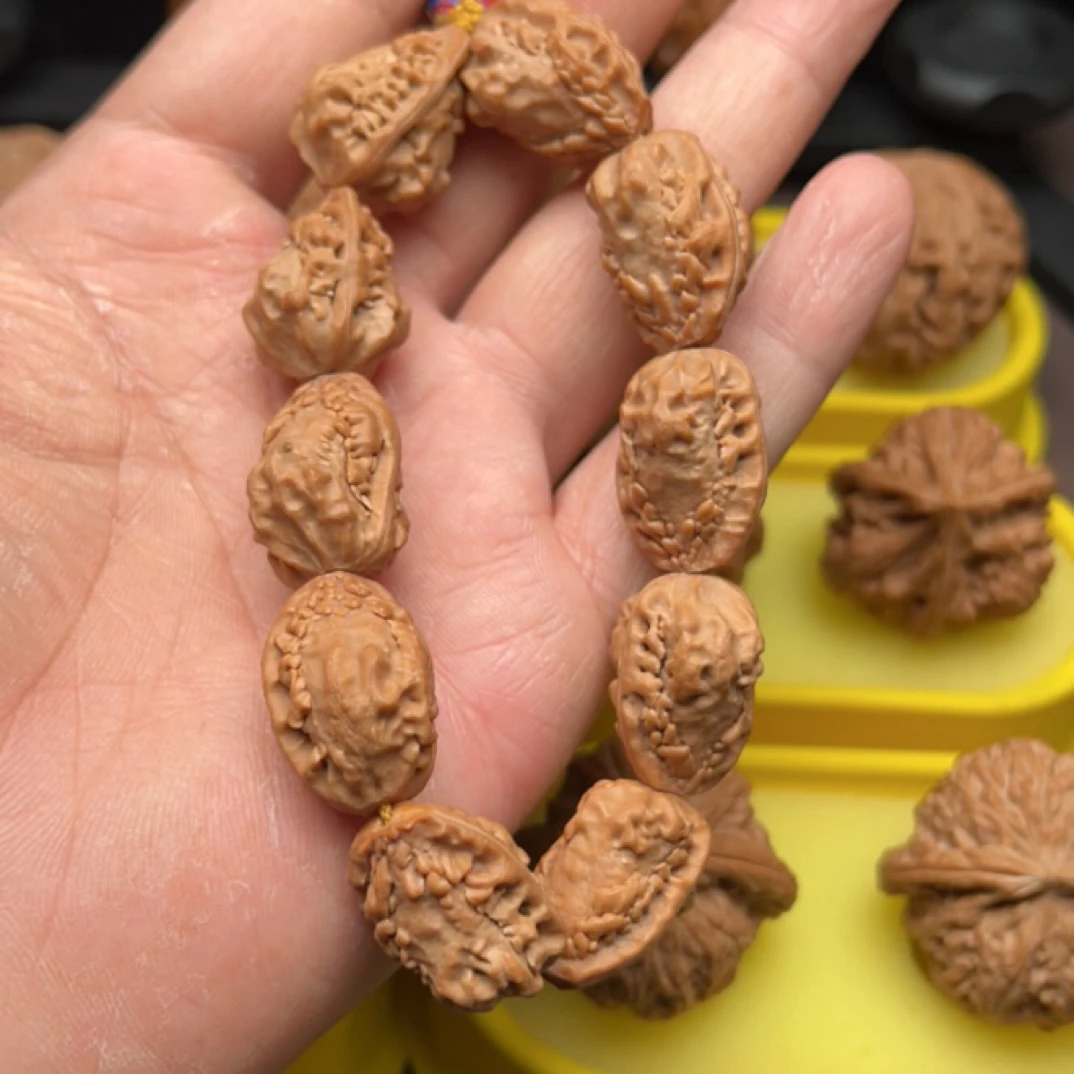 精品麒麟角核桃手串