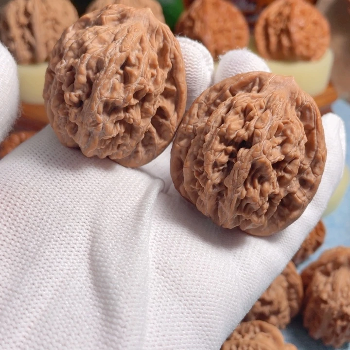 他***萱吊坠桃核42尺寸虎头