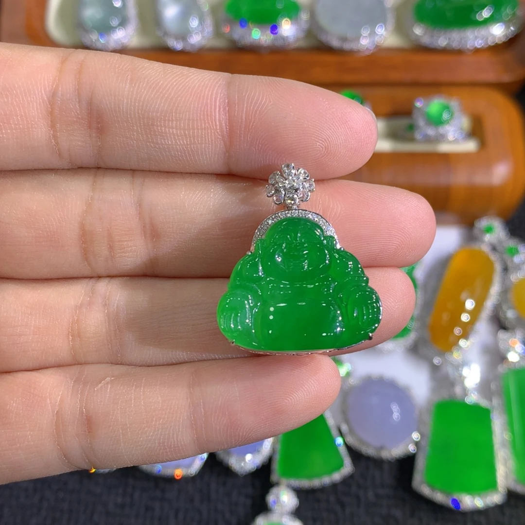 翡翠18K金镶嵌颈饰