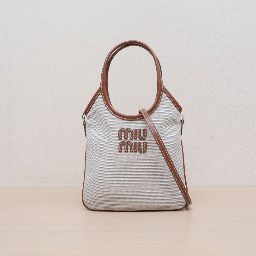 99新 MIU MIU/缪缪 【黑黑】IVY mini 托特 20CM 米色 帆布 金扣