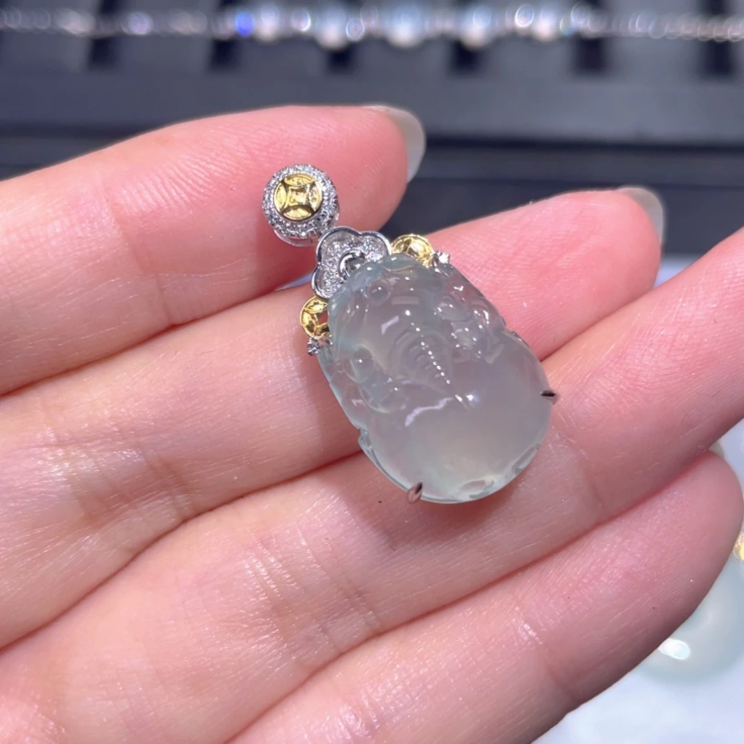 颈饰18K金镶嵌翡翠翡翠