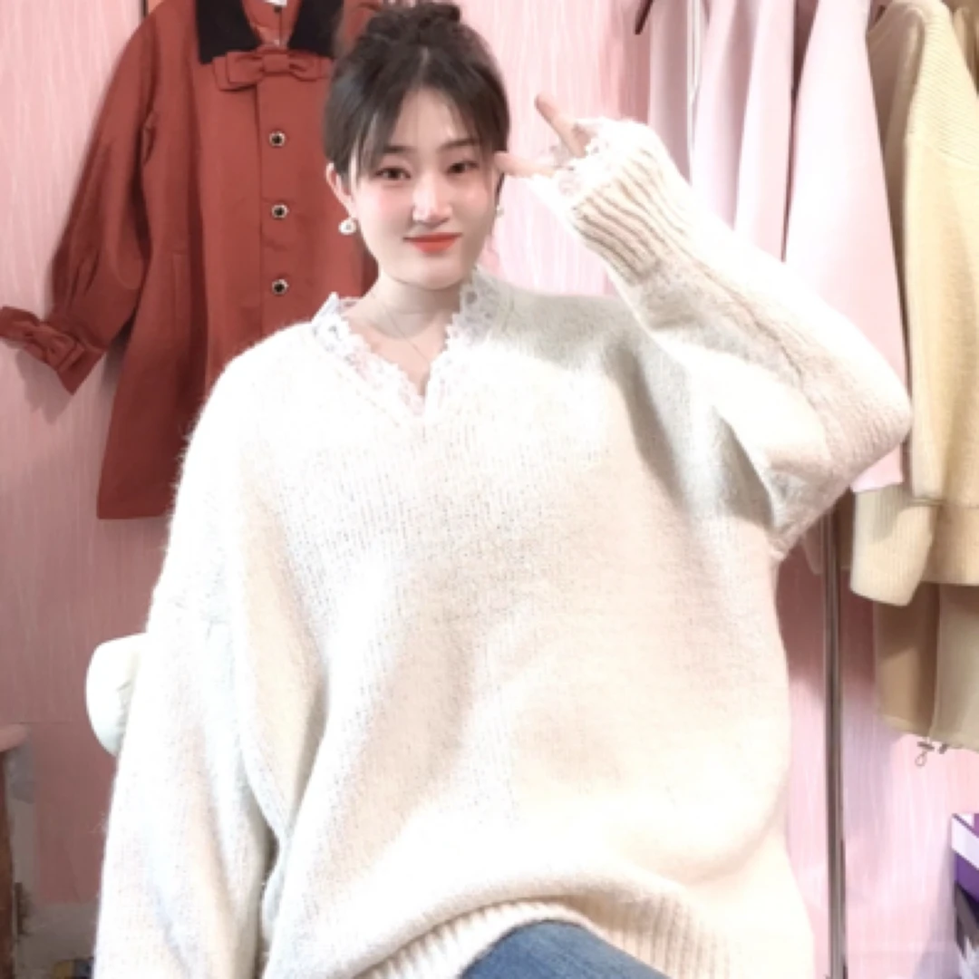 保暖长款加厚蕾丝边毛衣秋冬女士上衣拼接气质V领蕾丝