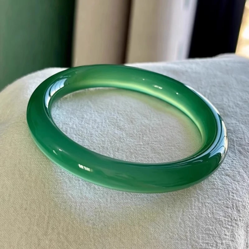 正品天然玉髓手镯玛瑙玉镯子冰种圆条高冰透绿色油青绿多样性发一