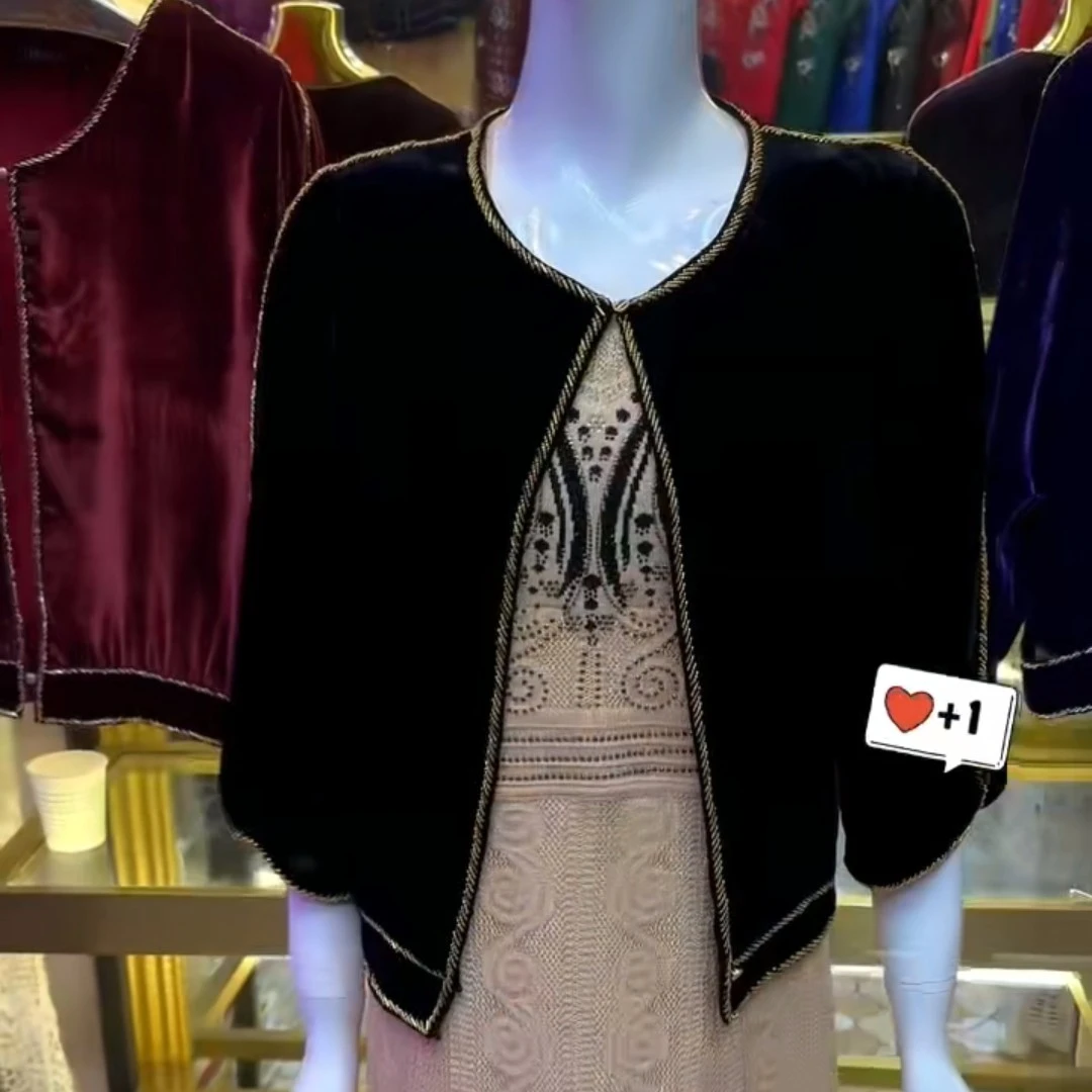 短外套 يىپەك دۇخاۋا چاپان