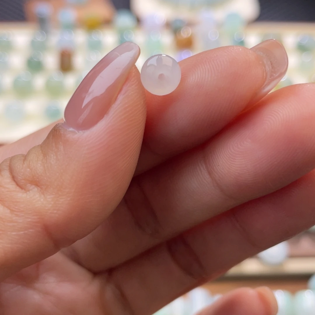 翡翠散珠福利白冰鼓珠 6.6～4,7mm 不鉴赏