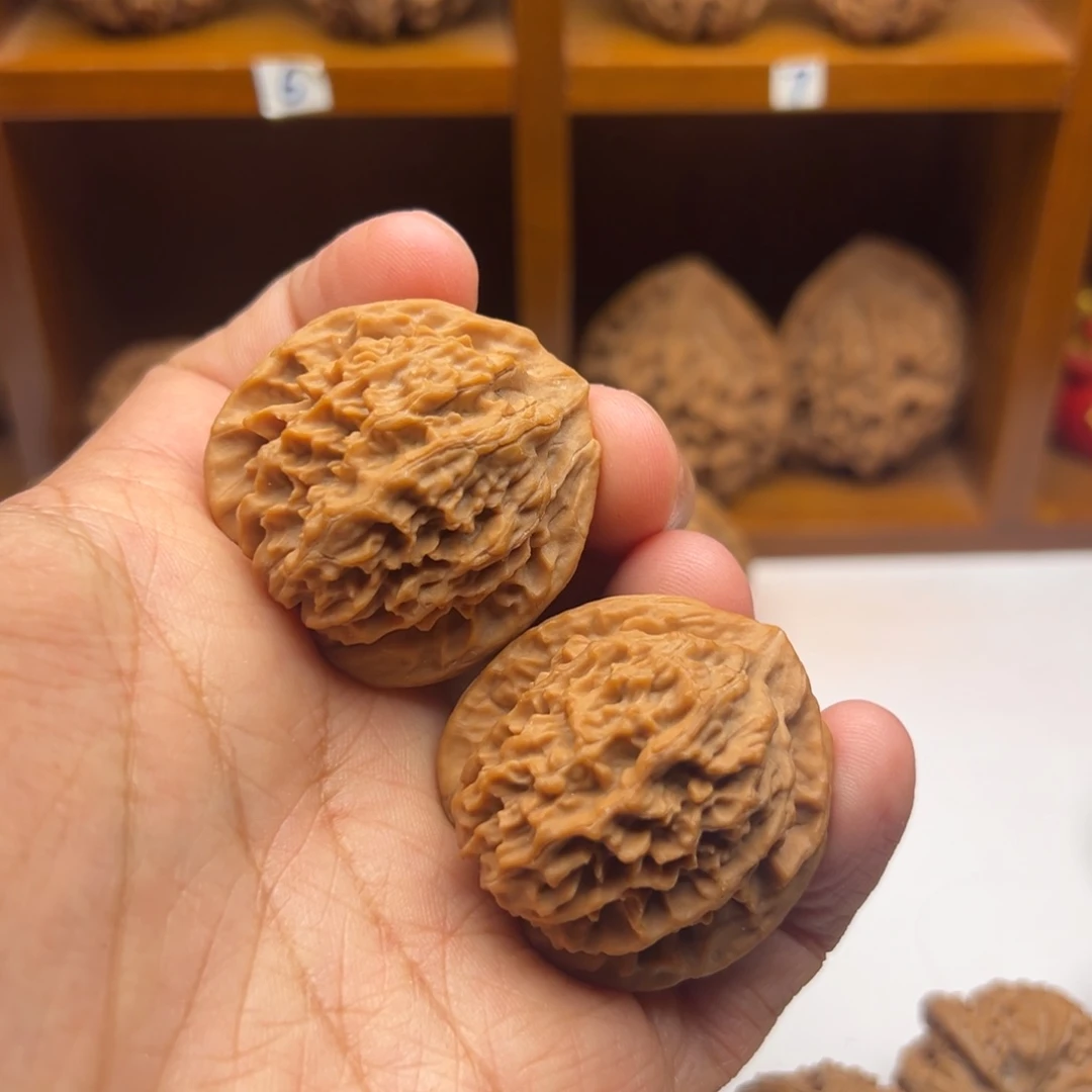 文玩核桃吊坠37尺全品皇冠