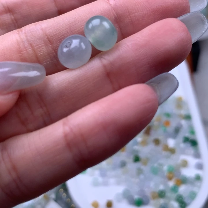 翡翠散珠m**o鼓珠两个