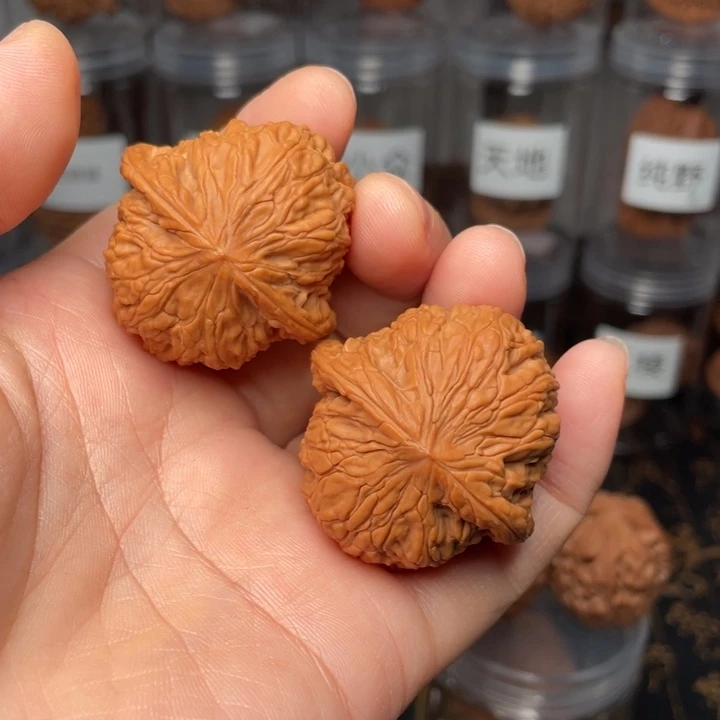 吊坠文玩核桃绣球