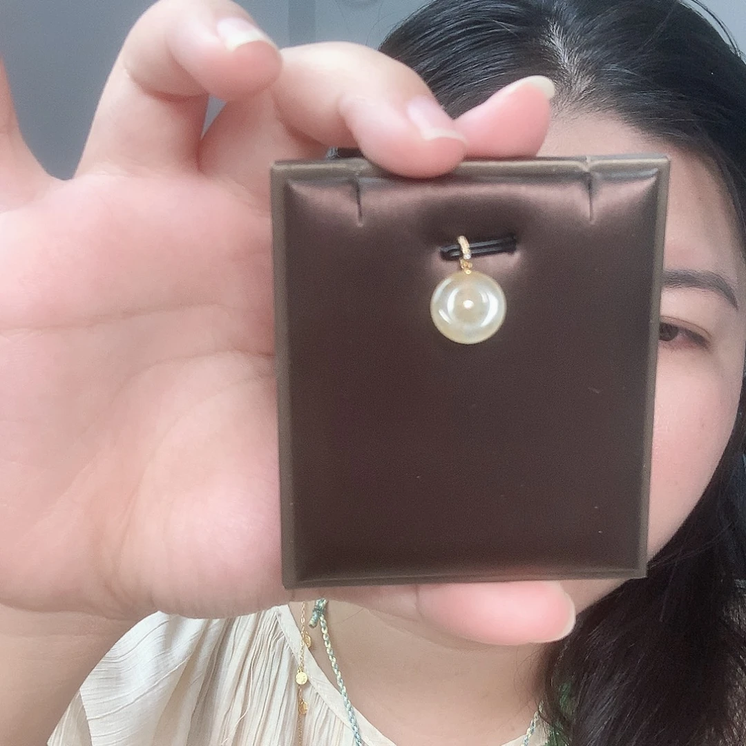 翡翠18K金镶嵌颈饰翡翠