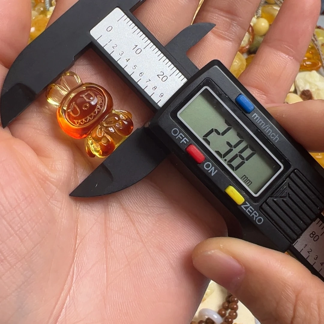 琥珀未镶嵌裸石琥珀