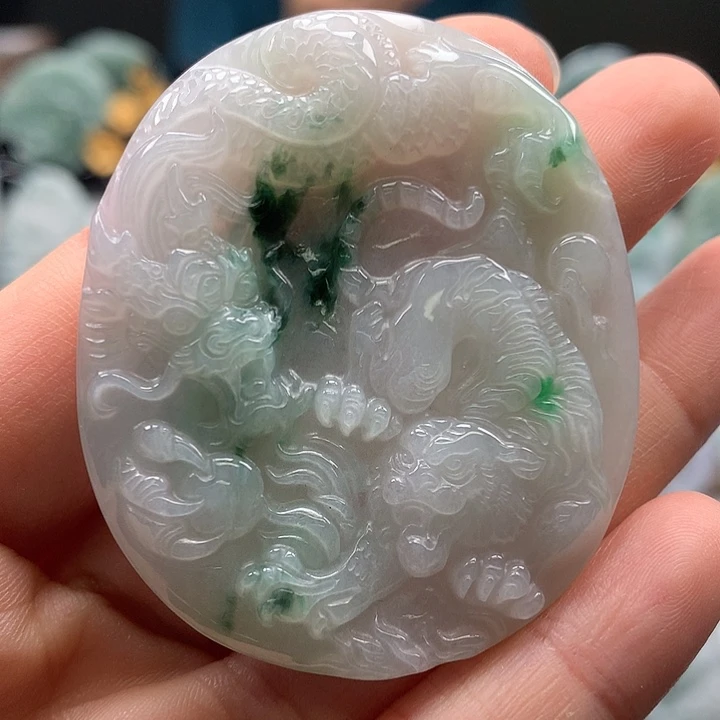 翡翠未镶嵌颈饰霸气侧漏虎虎生威福利