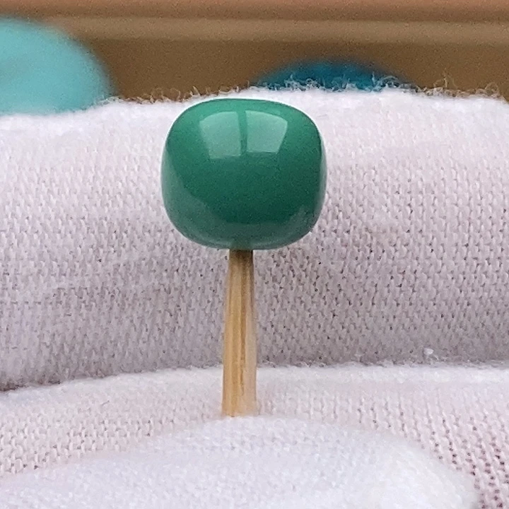 绿松石未镶嵌珠宝奇石9