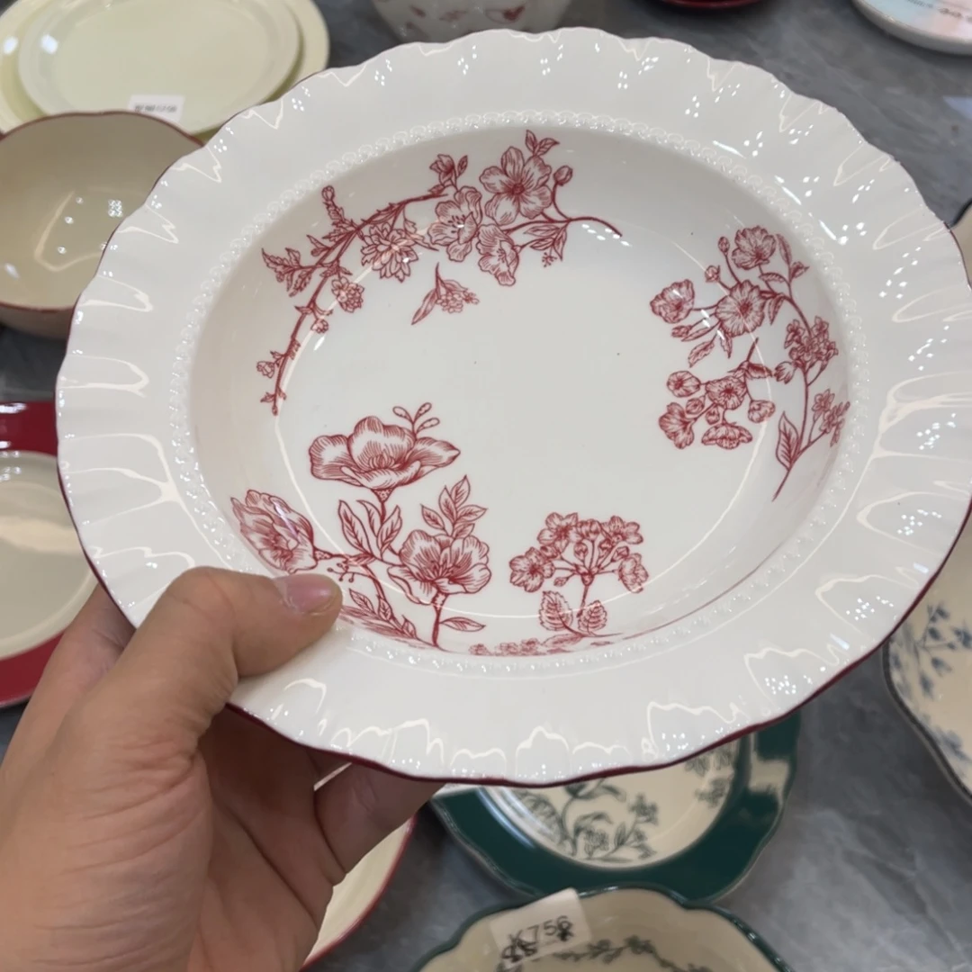 陶瓷微瑕餐具介意勿拍，满18飞！