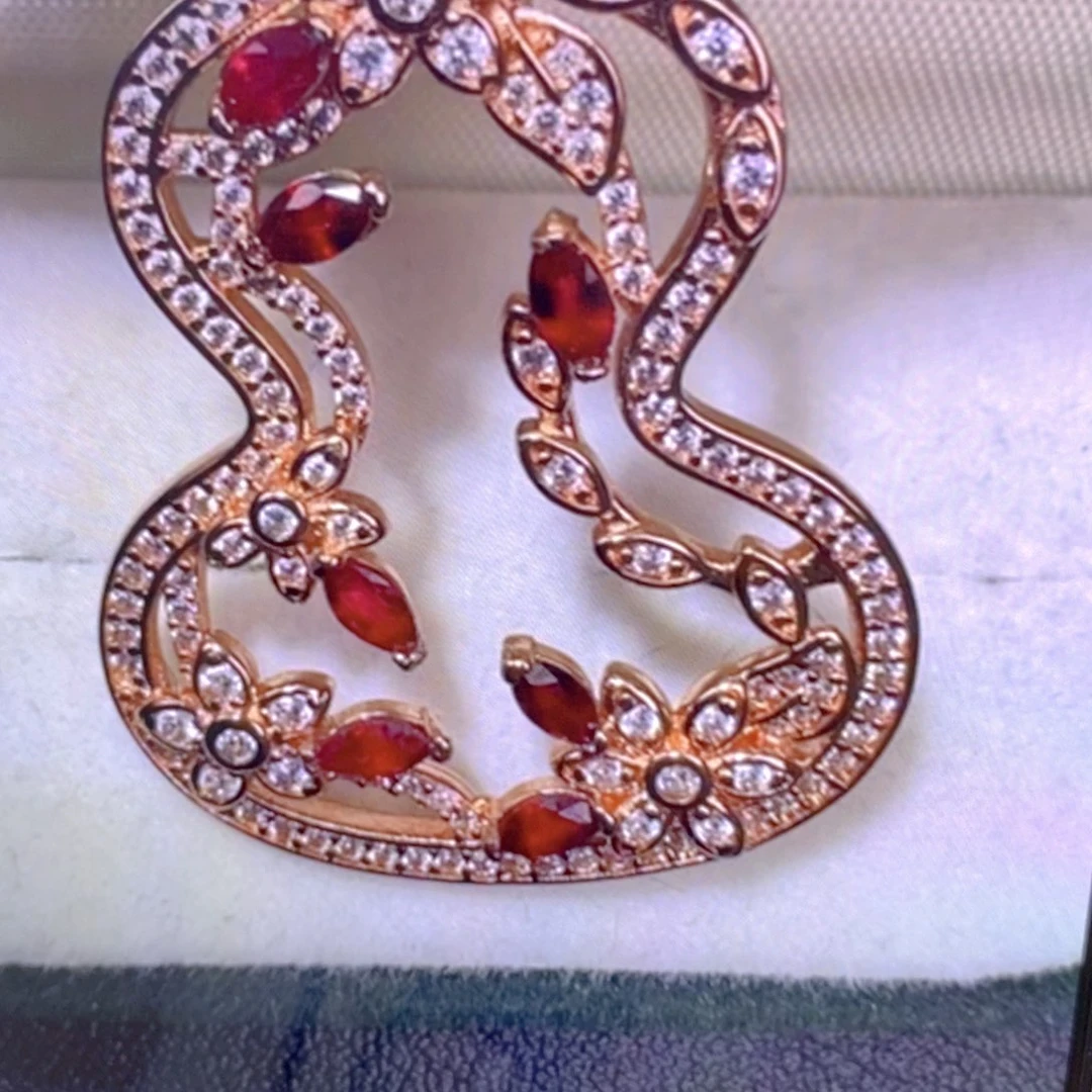 银S925镶嵌颈饰红宝石?****?