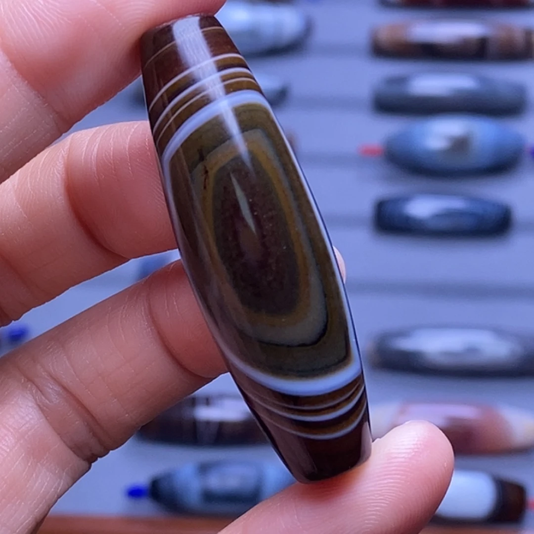 蓝***。玛瑙/玉髓未镶嵌颈饰