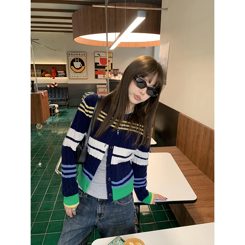 D YANGJUN【1月31日 8:30AM毛衣】早春复古单排扣条纹开衫针织上衣