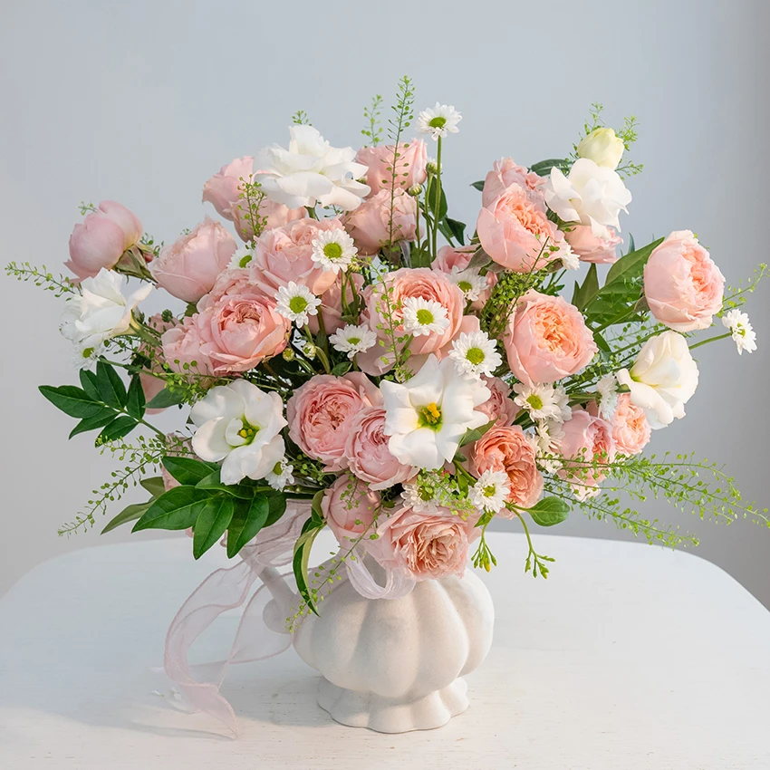 【洛可可花园】5枝朱丽叶+200g白桔梗+5凯蒂白+一扎绿铃草花束