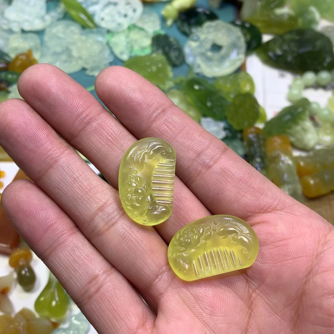 岫玉颈饰未镶嵌破**⌛梳子