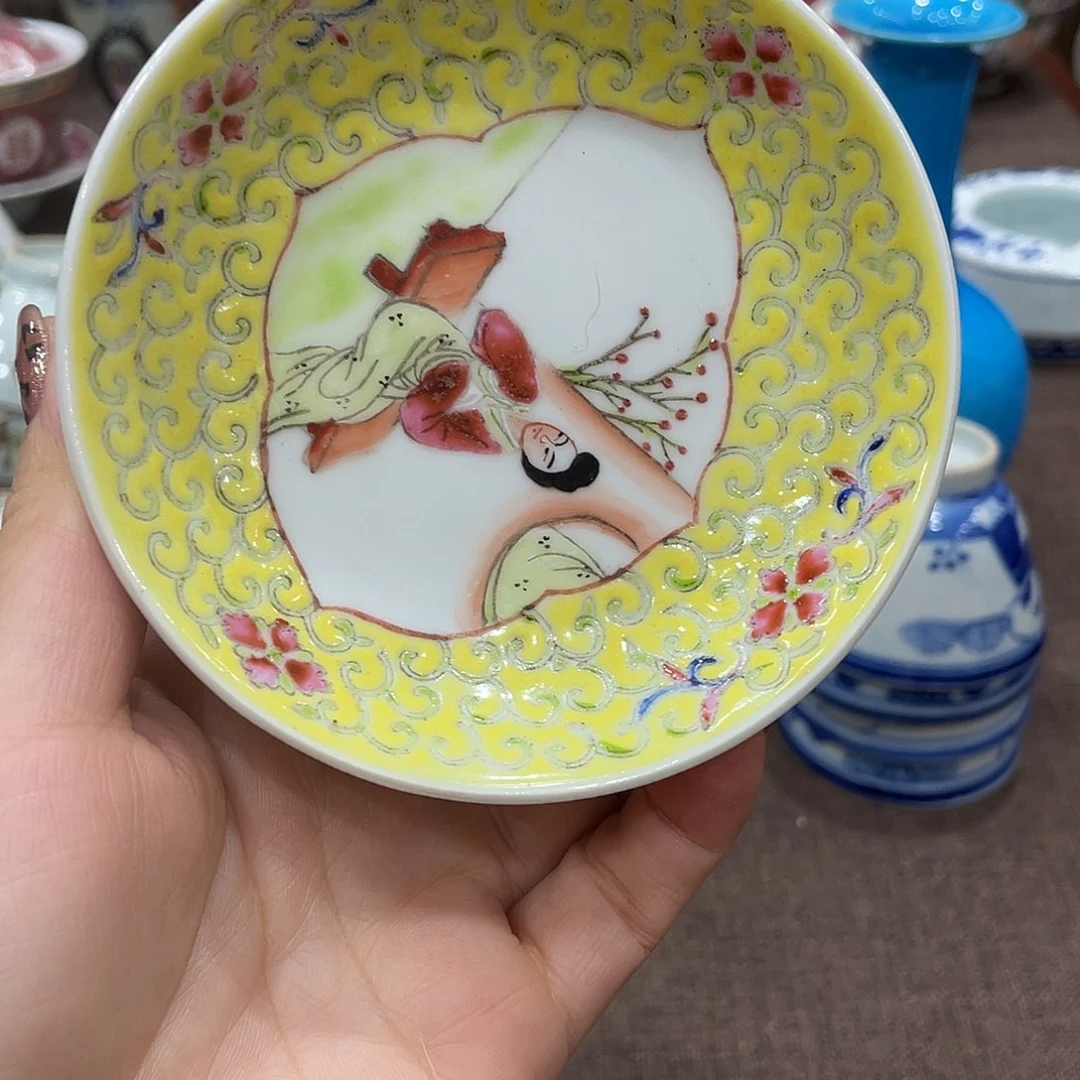 瓷片景德镇粉彩人物三寸小碟