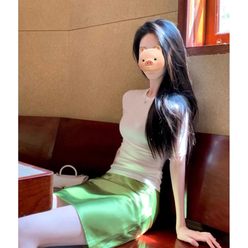 2025超火多巴胺ootd穿搭一整套白色短袖T恤绿色半身裙子两件套装