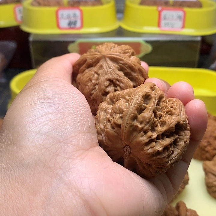文玩核桃吊坠、***莼大粗筋
