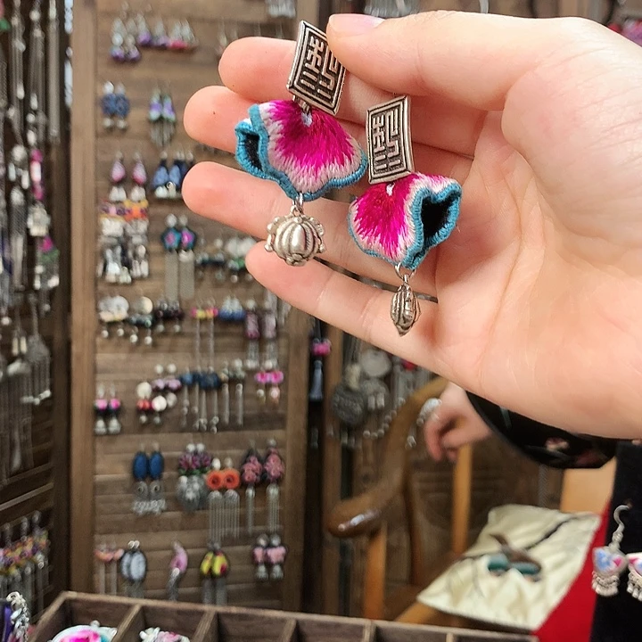 花岗石铁合金耳环