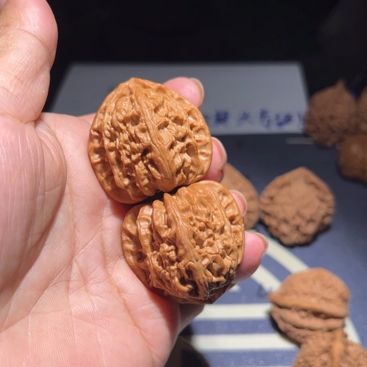 吊坠文玩核桃三角白