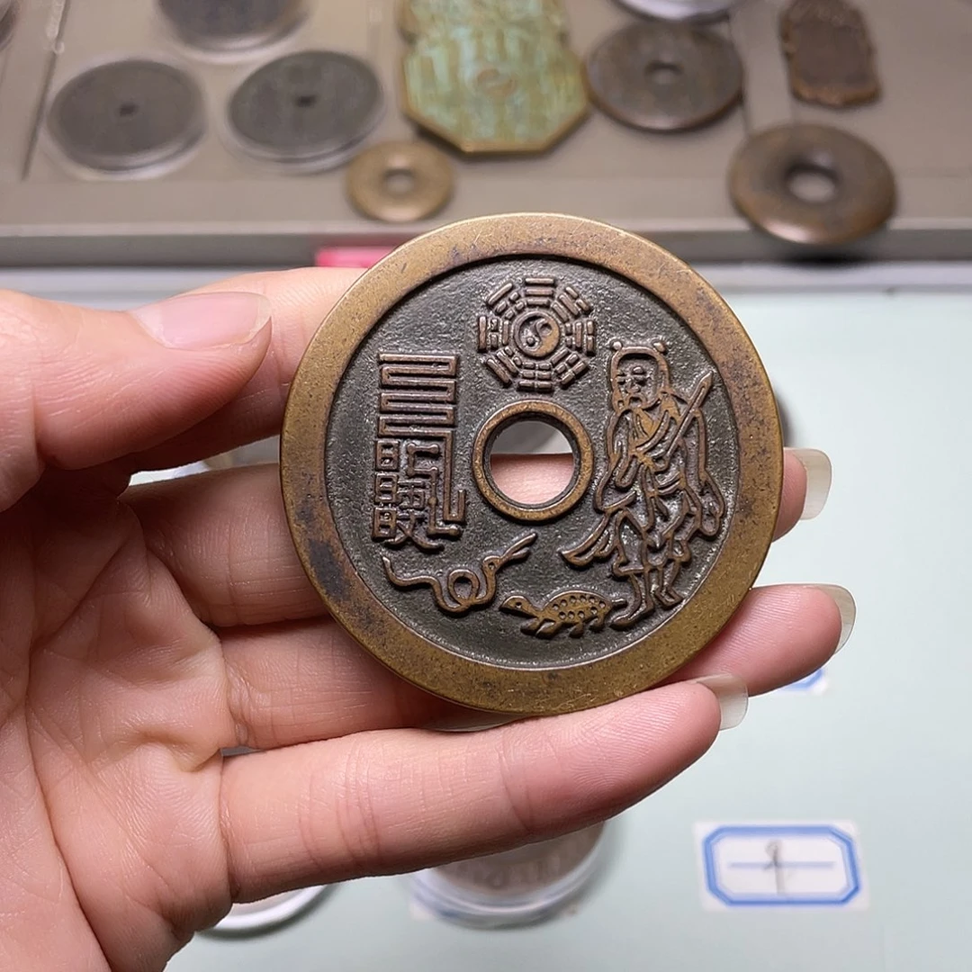 铜勇**前一物一拍，现场下单