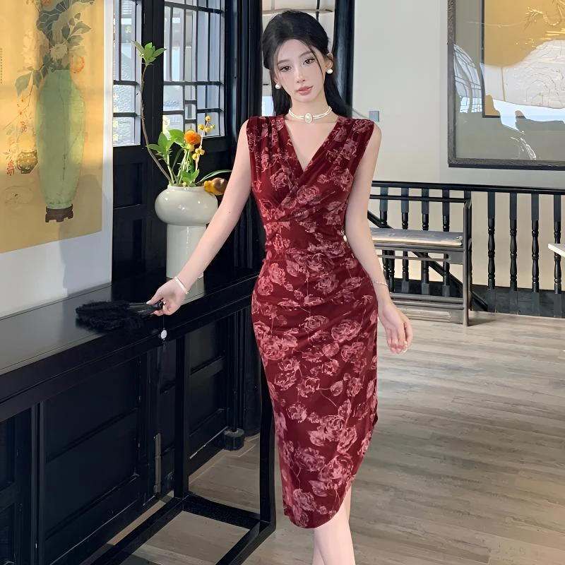 纯欲温柔风轻奢优雅名媛性感V领收腰时尚气质显瘦修身包臀连衣裙