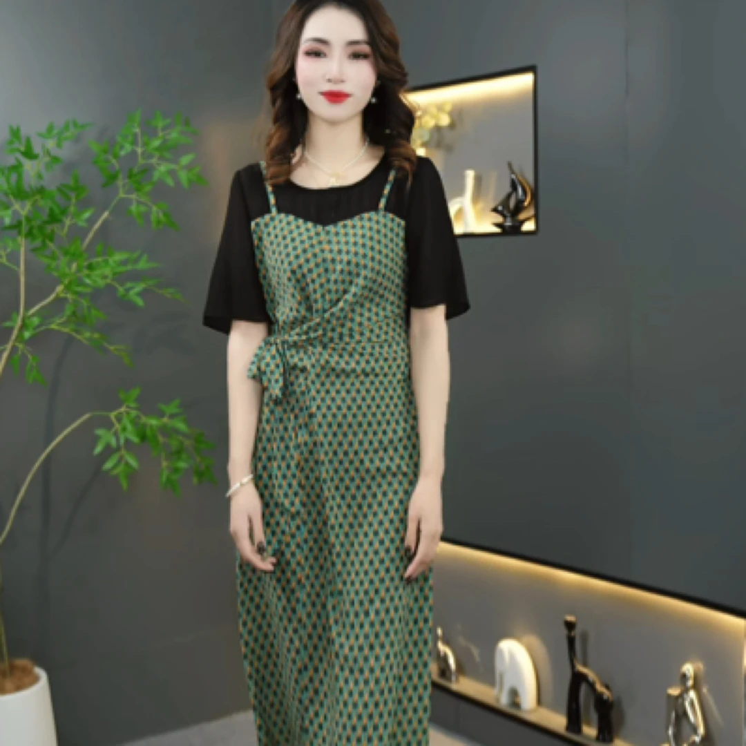 X2018连衣裙气质假两件拼接减龄宽松韩版