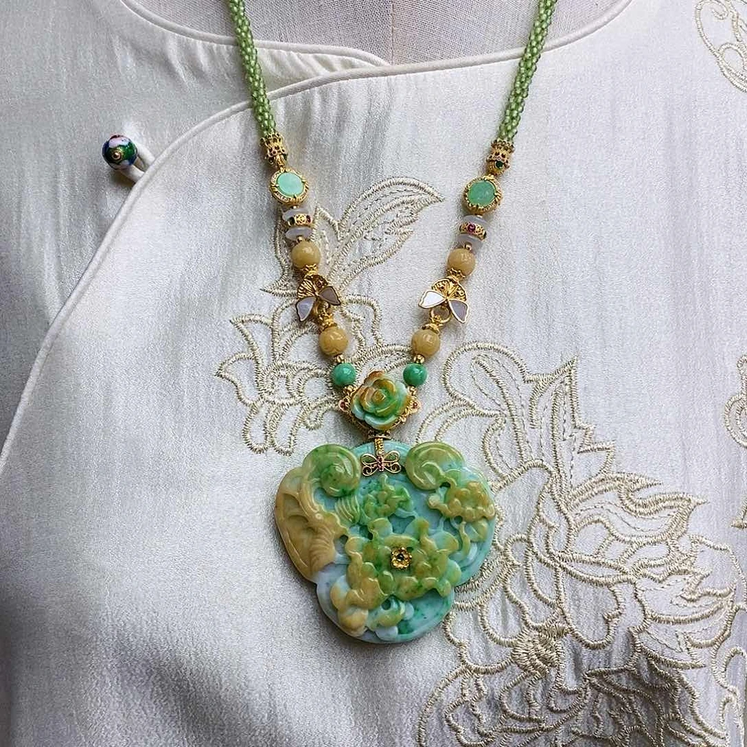 翡翠颈饰未镶嵌天然