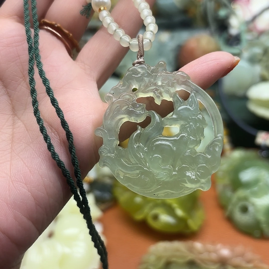 蛇纹石玉未镶嵌吊坠