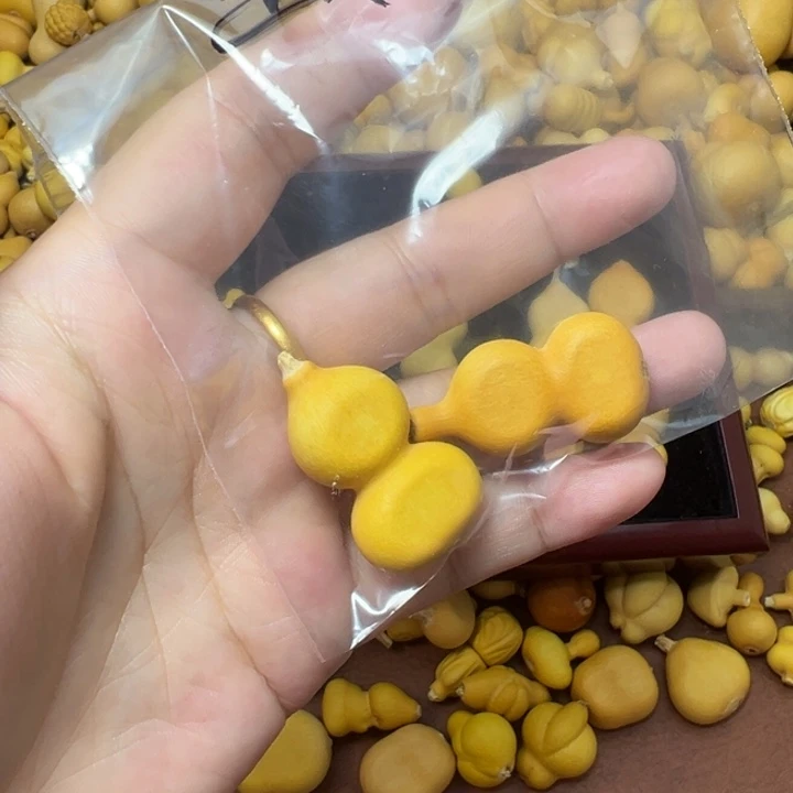 是****大叶紫檀（黑酸枝木类）