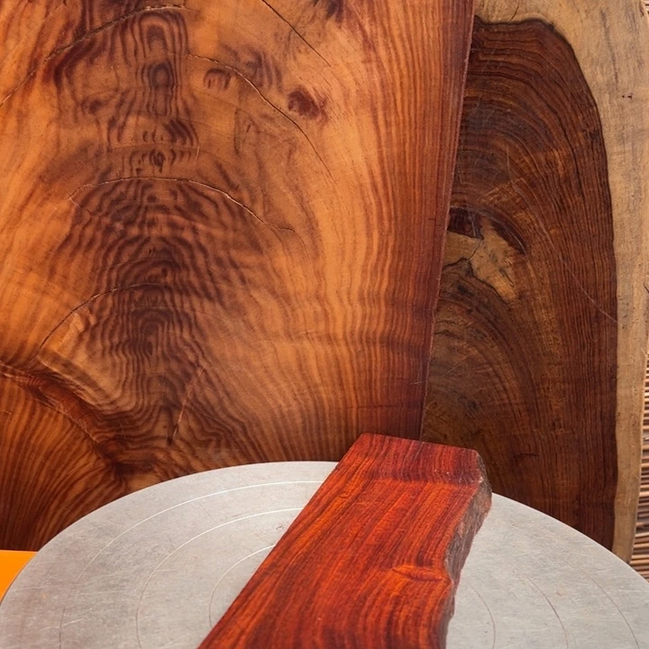 瑜***子大叶紫檀（黑酸枝木类）