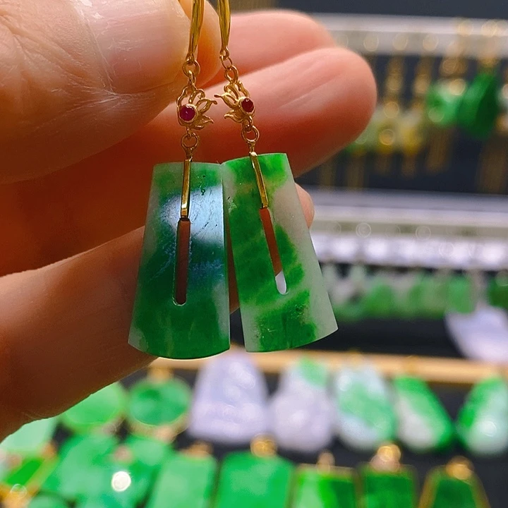 翡翠18K金镶嵌耳饰耳坠