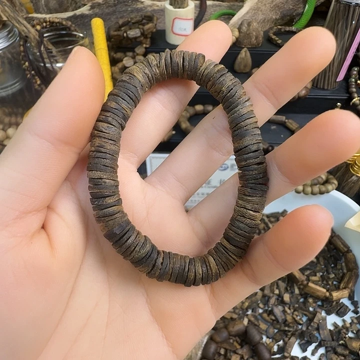 小***花沉香沉香碎屑海南沉香药片珠0.8大7克➕沉香碎屑多样性