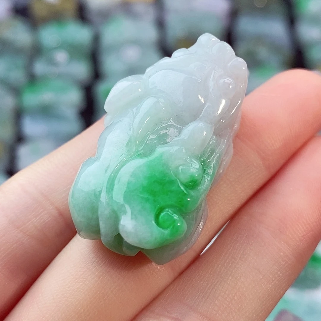 颈饰未镶嵌翡翠天然