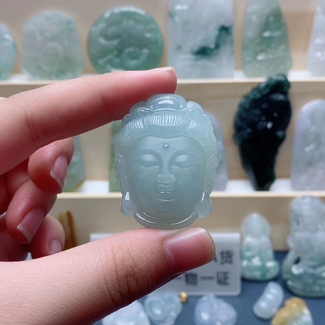 翡翠未镶嵌颈饰佛首