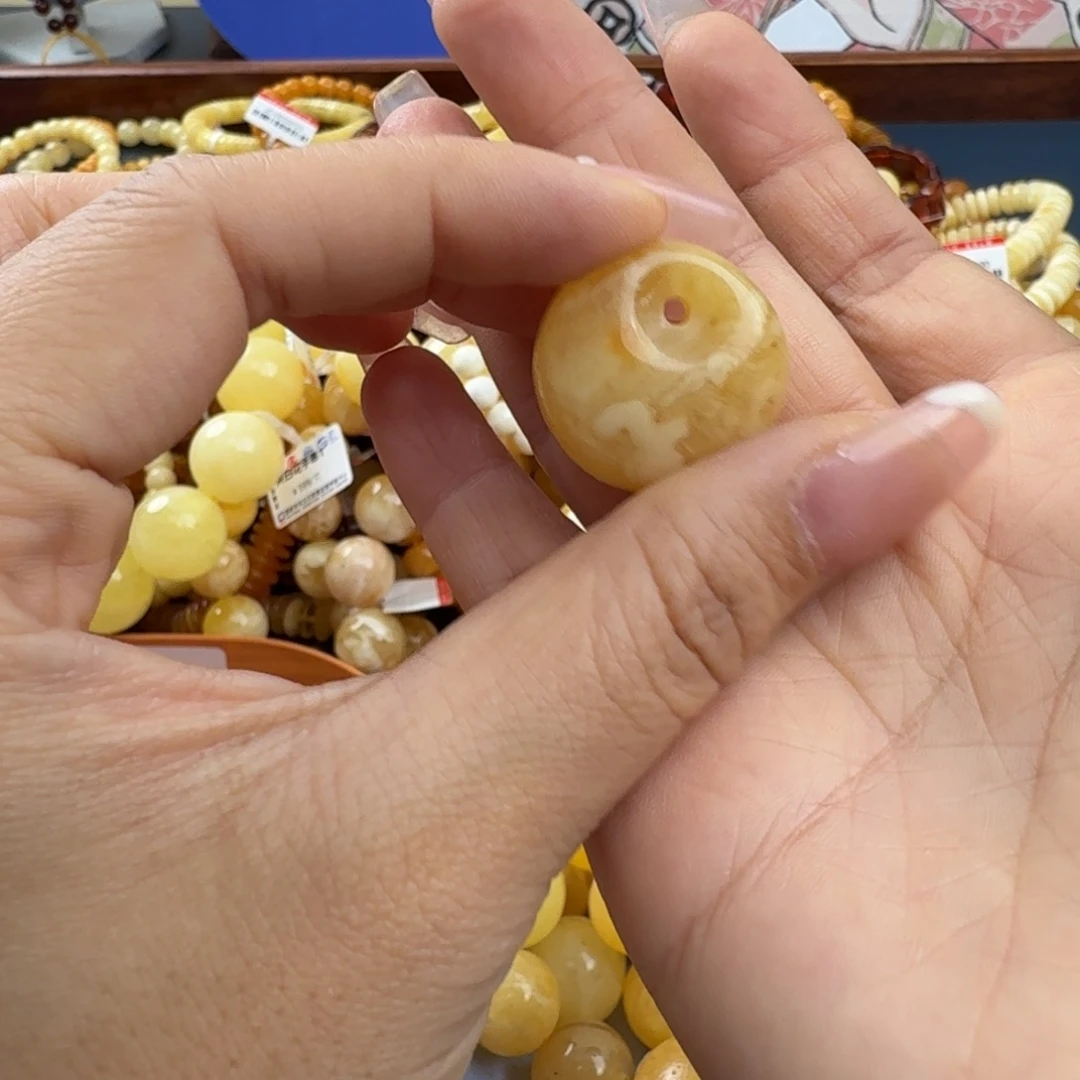 琥珀未镶嵌珠宝奇石